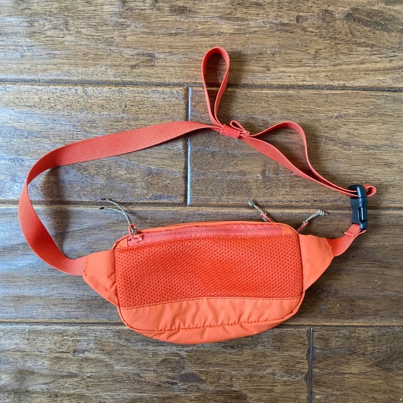Fjallraven High Coast Hip Pack Travel Hiking Fanny Pack Sunset Orange - Picture 2 of 8